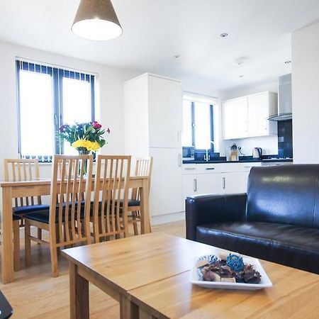 Crompton House Apartments Эджвар Экстерьер фото