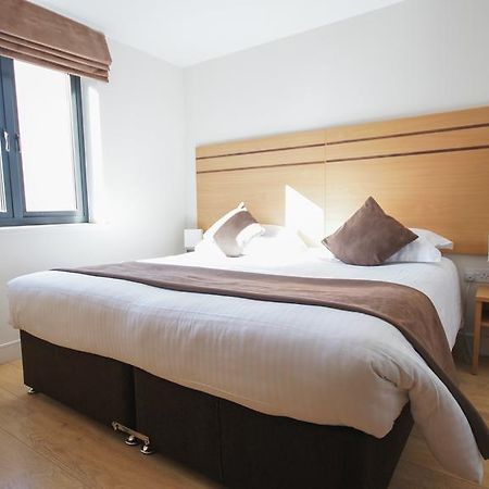 Crompton House Apartments Эджвар Экстерьер фото