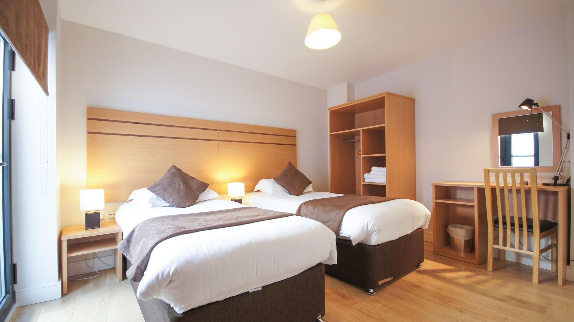 Crompton House Apartments Эджвар Экстерьер фото
