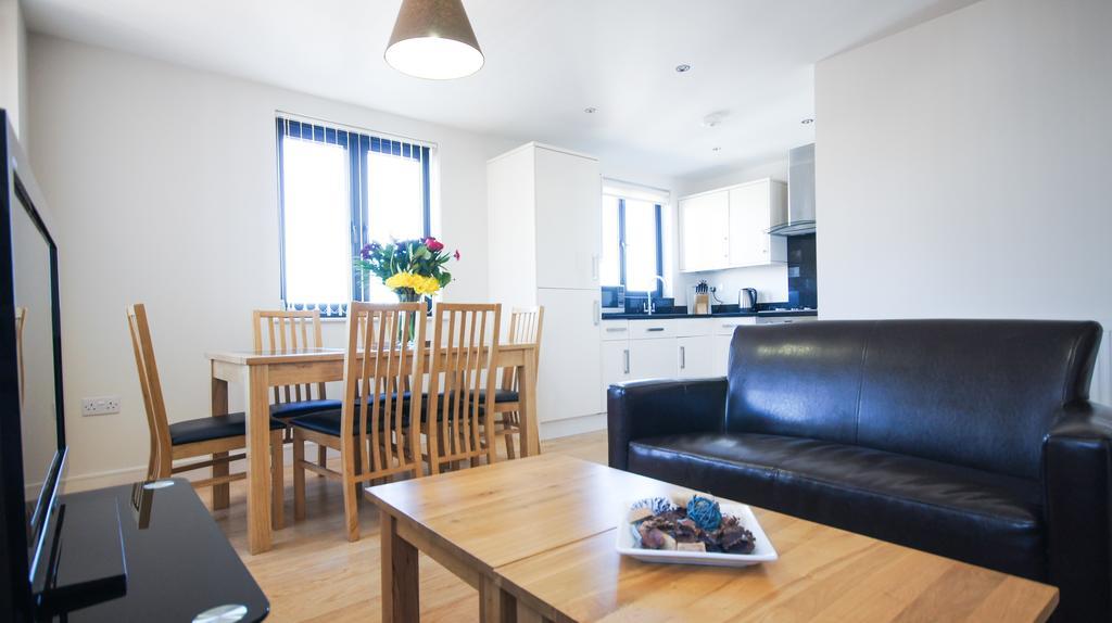 Crompton House Apartments Эджвар Экстерьер фото