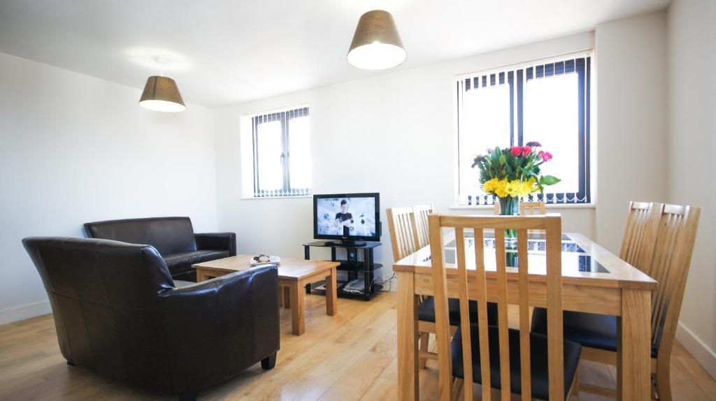 Crompton House Apartments Эджвар Экстерьер фото